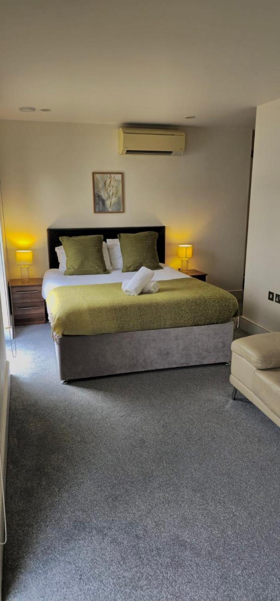 Spacious 3-Bed 3-Bath Luxury Apartment With Balcony Hyde Park Londra Esterno foto