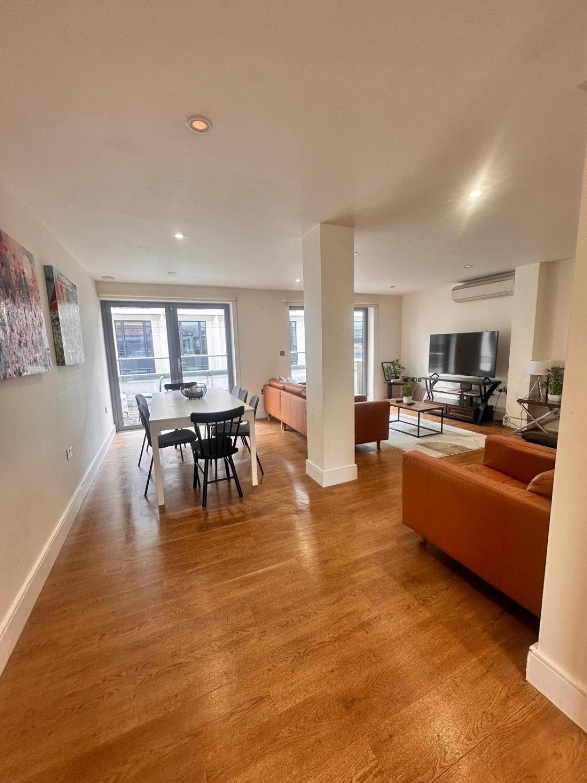 Spacious 3-Bed 3-Bath Luxury Apartment With Balcony Hyde Park Londra Esterno foto