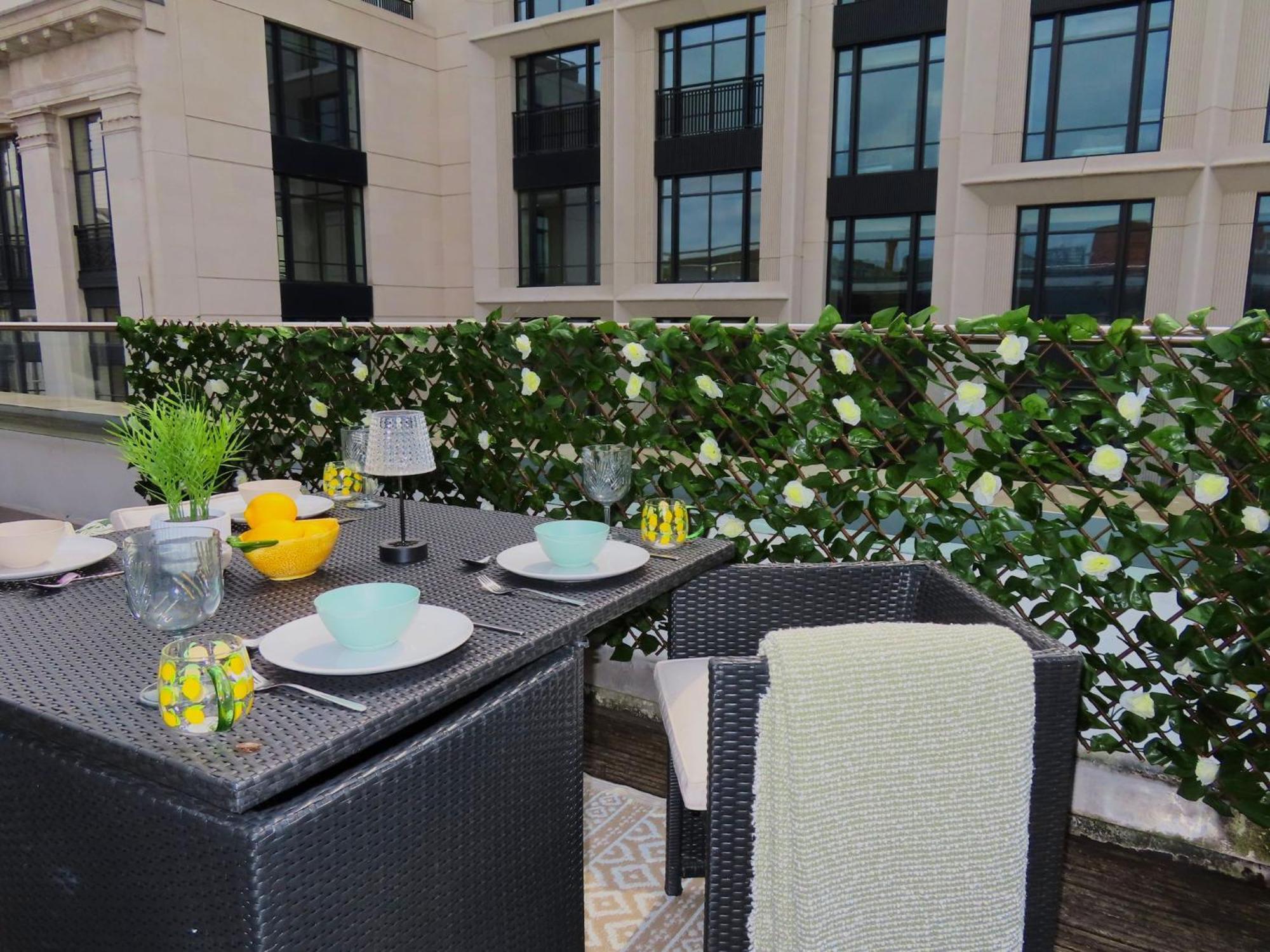 Spacious 3-Bed 3-Bath Luxury Apartment With Balcony Hyde Park Londra Esterno foto